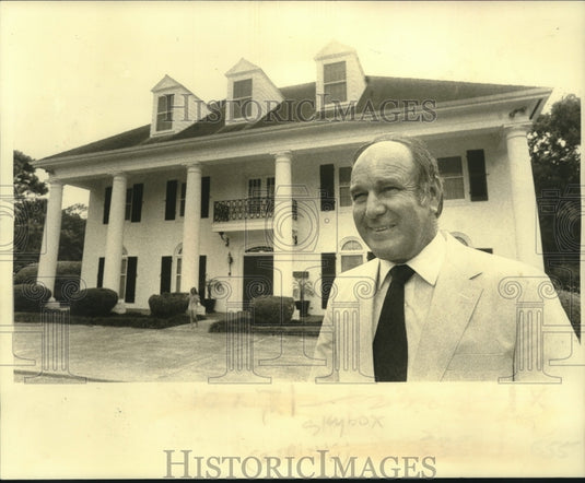 1982 Press Photo McNeese State president, former football coach Dr. Jack Doland- Historic Images