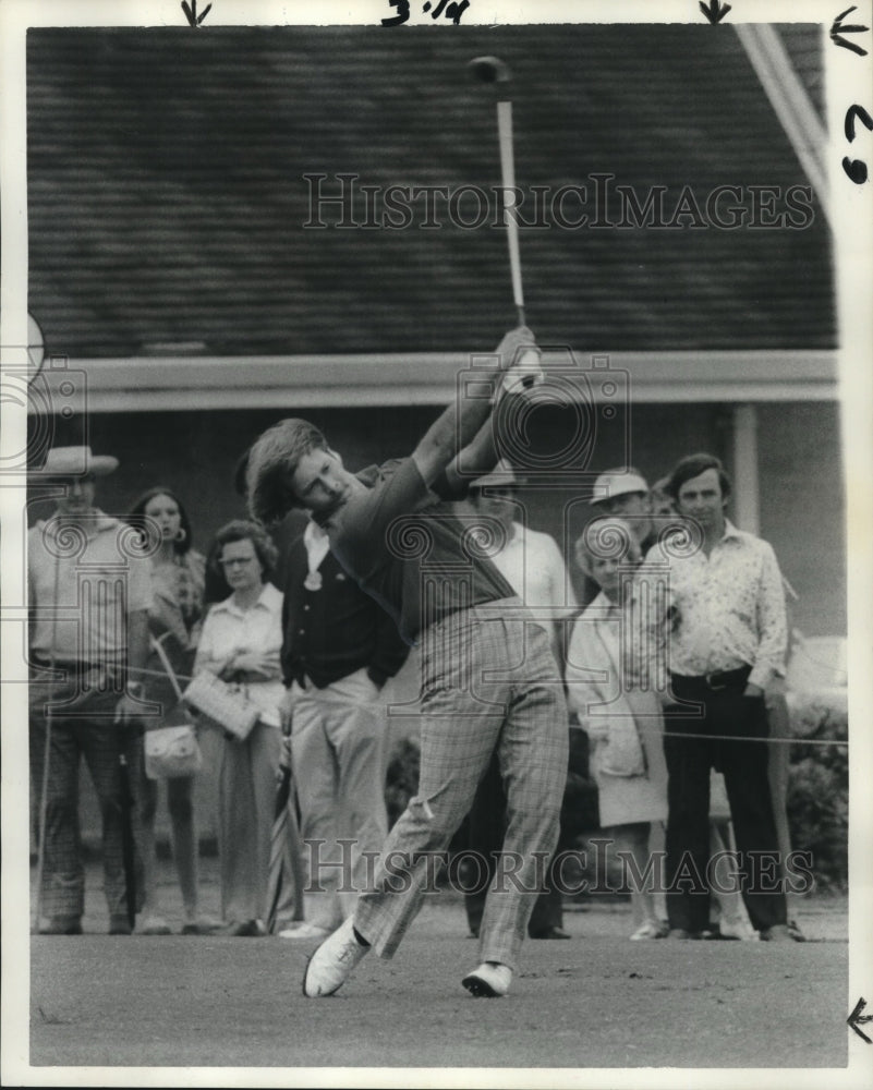 1977 Press Photo Golfer Forrest Fezler in action - nos12947- Historic Images