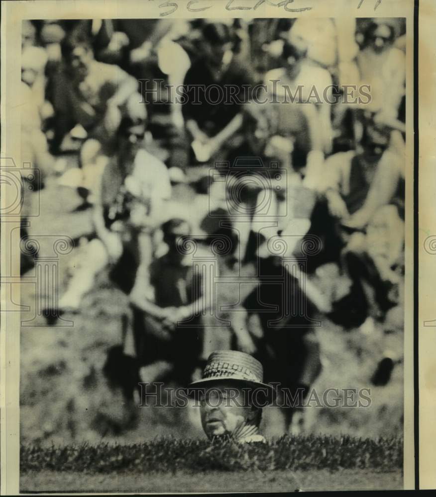 1970 Press Photo Golfer Sam Snead Chipping Out From A Hole in the US Open- Historic Images