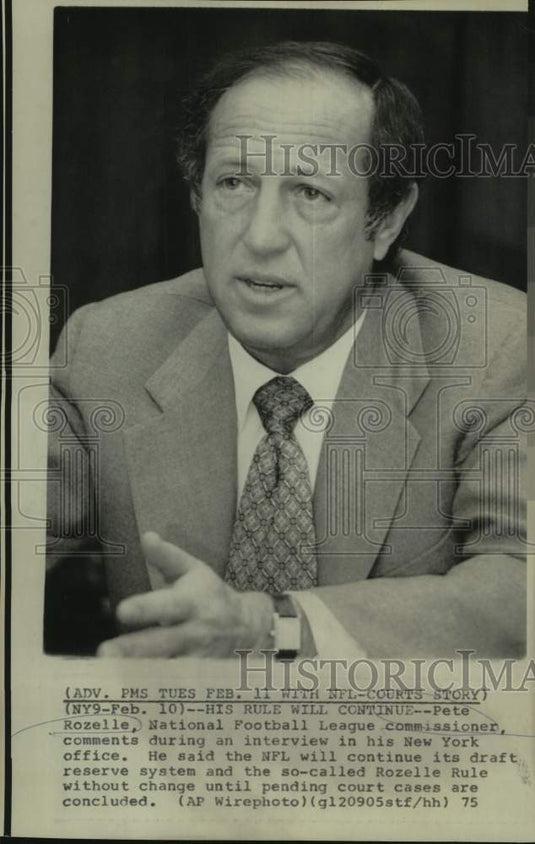 1975 Press Photo NFL football commissioner Pete Rozelle - nos13182- Historic Images