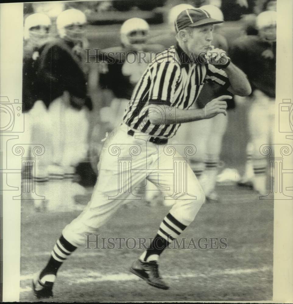 1975 Press Photo Football official John Goldsmith - nos13206- Historic Images