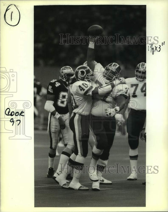 1989 Press Photo Washington Redskins and New Orleans Saints play NFL football- Historic Images