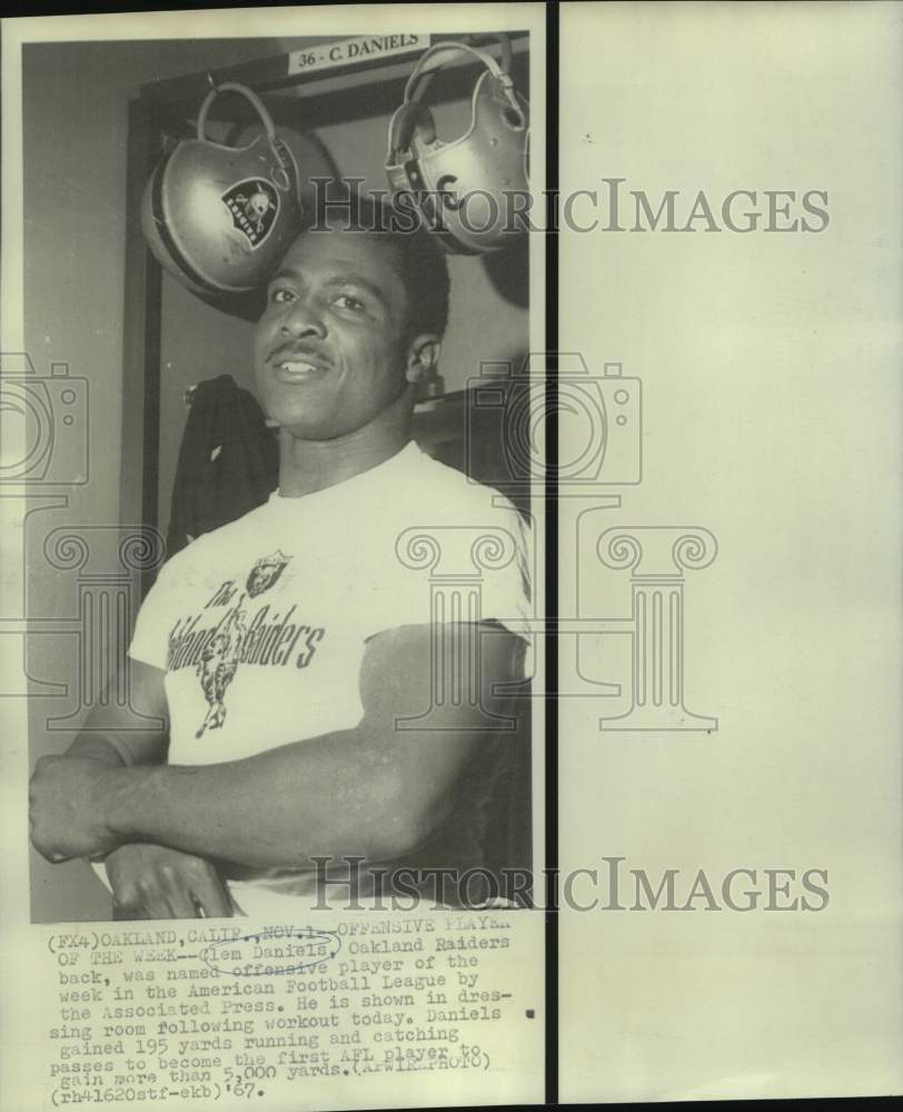 1967 Press Photo Oakland Raiders football player Clem Daniels- Historic Images