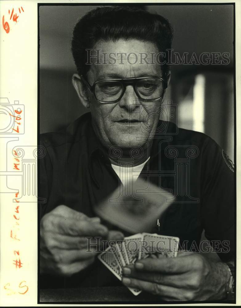 1983 Press Photo New Orleans fireman and Mardi Gras card game inventor Joe Davis- Historic Images