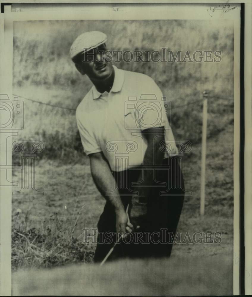 1967 Press Photo Golfer Roberto deVincenzo of Argentina plays the British Open- Historic Images