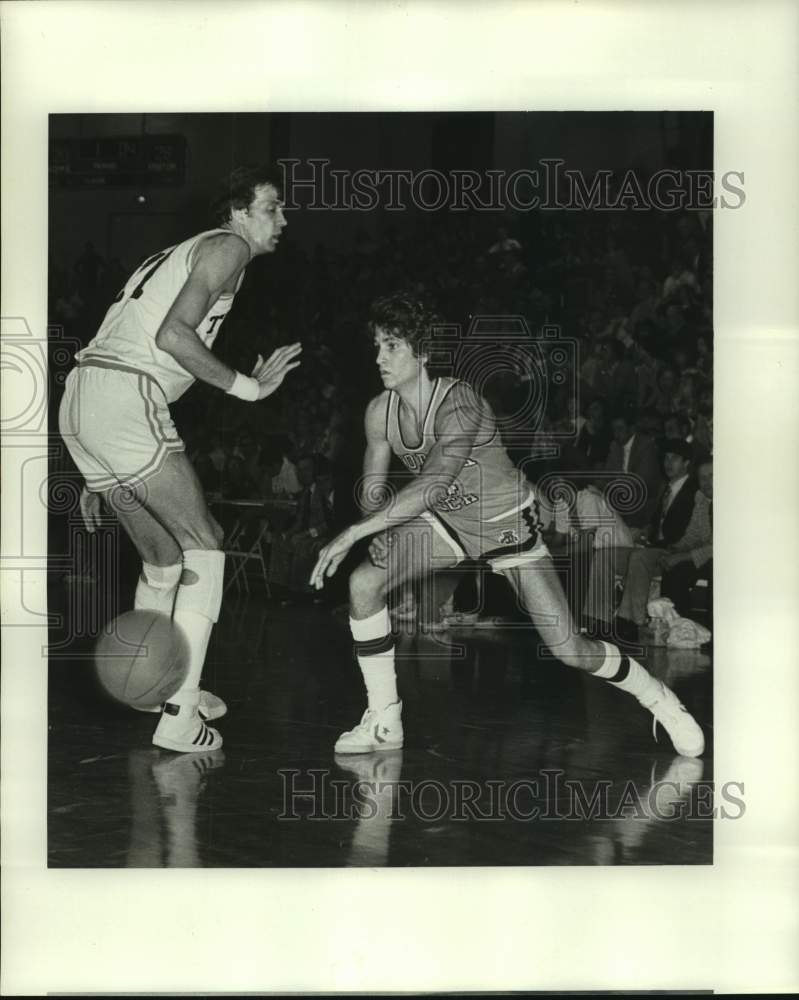 1977 Press Photo Tulane college basketball player Jeff Cummings - nos13456- Historic Images