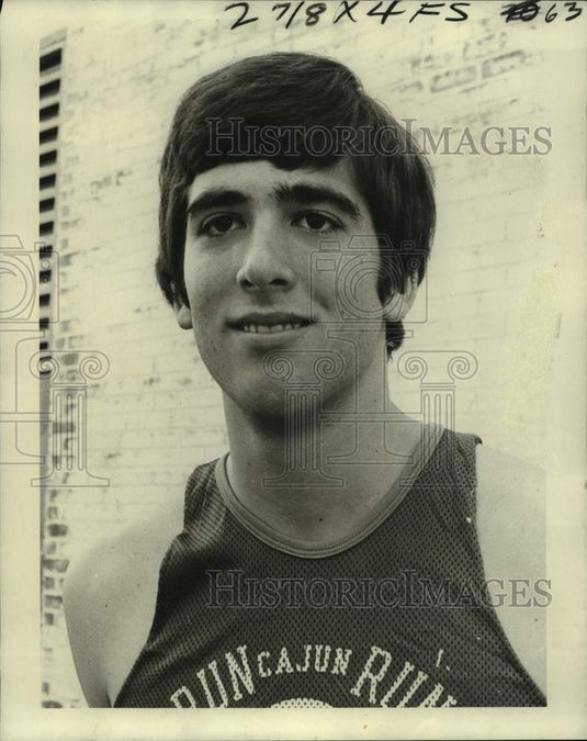 1976 Press Photo Runner John Derenbecker of Country Day - nos13487- Historic Images