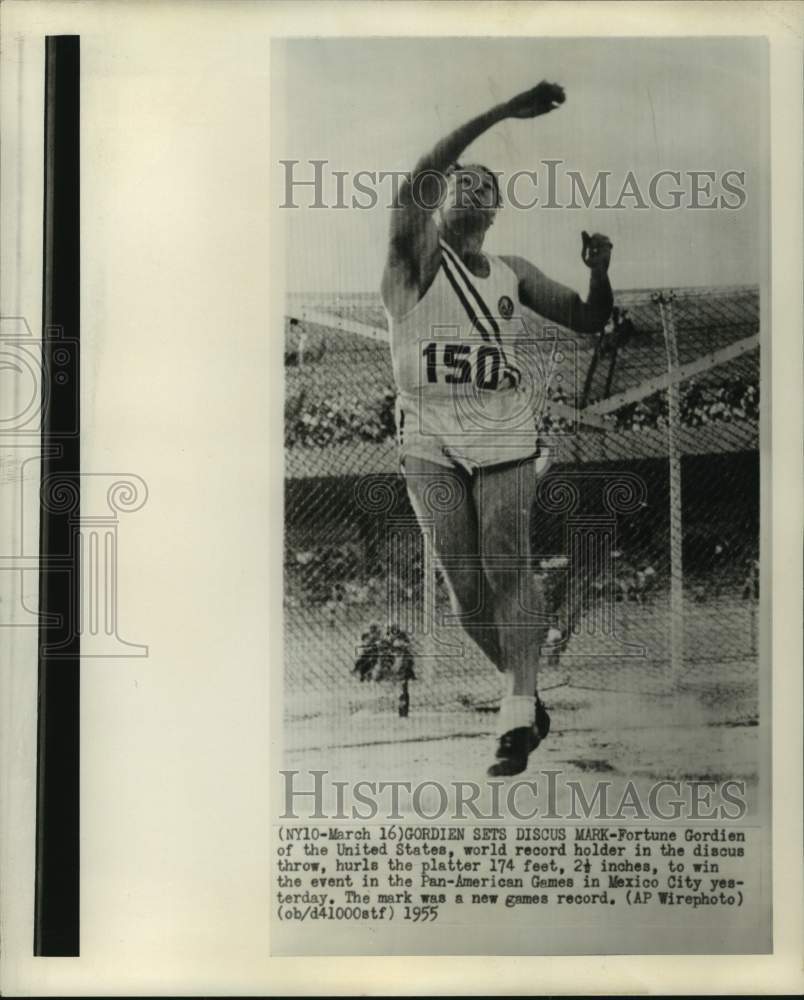 1955 Press Photo Fortune Gordien Wins Discus Throw in Pan-American Games- Historic Images