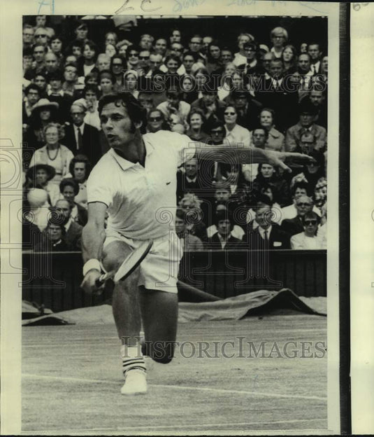 1970 Press Photo Tennis player Clark Graebner plays the Wimbledon quarterfinals- Historic Images