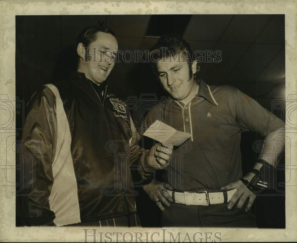 1972 Press Photo New Orleans Open bowlers Don Helling and Don Glover - nos13948- Historic Images