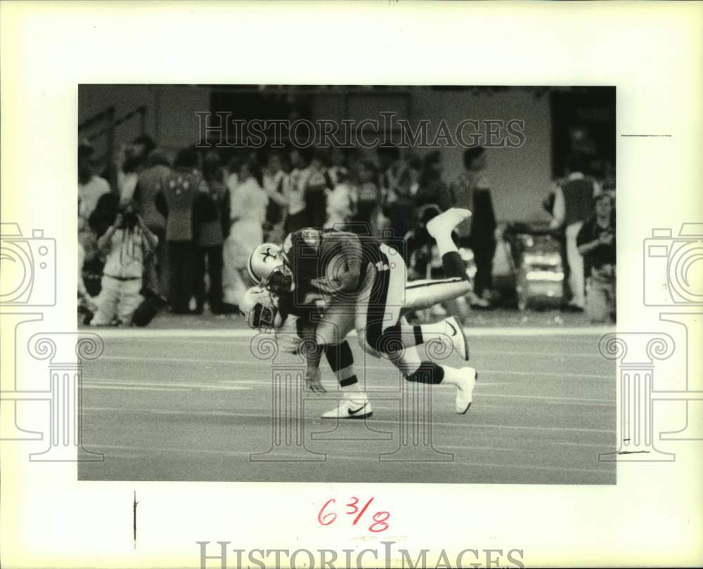 1988 Press Photo New Orleans Saints football player Craig Heyward in action- Historic Images