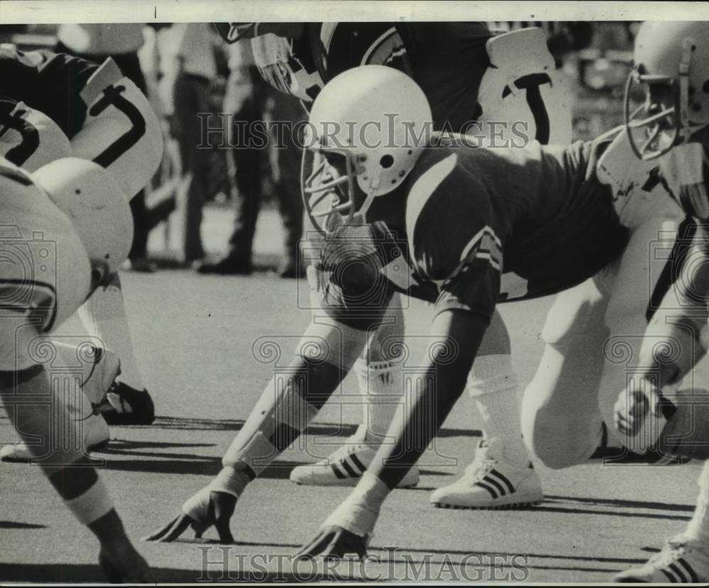 1974 Press Photo Football player Hall - nos13989- Historic Images