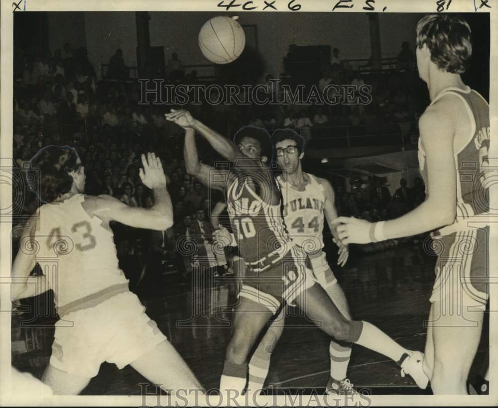 1974 Press Photo LSU-New Orleans and Tulane play men&#39;s college basketball- Historic Images