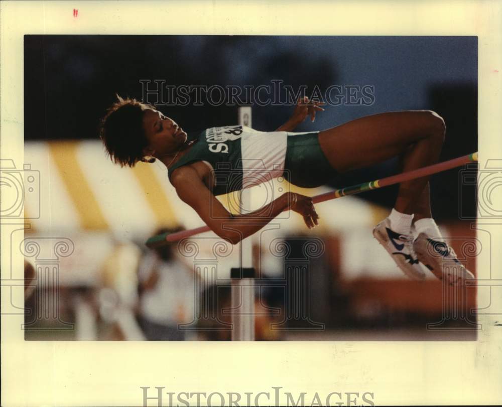 1989 Press Photo Yolanda Henry in High Jump at US Olympic Festival in Oklahoma- Historic Images