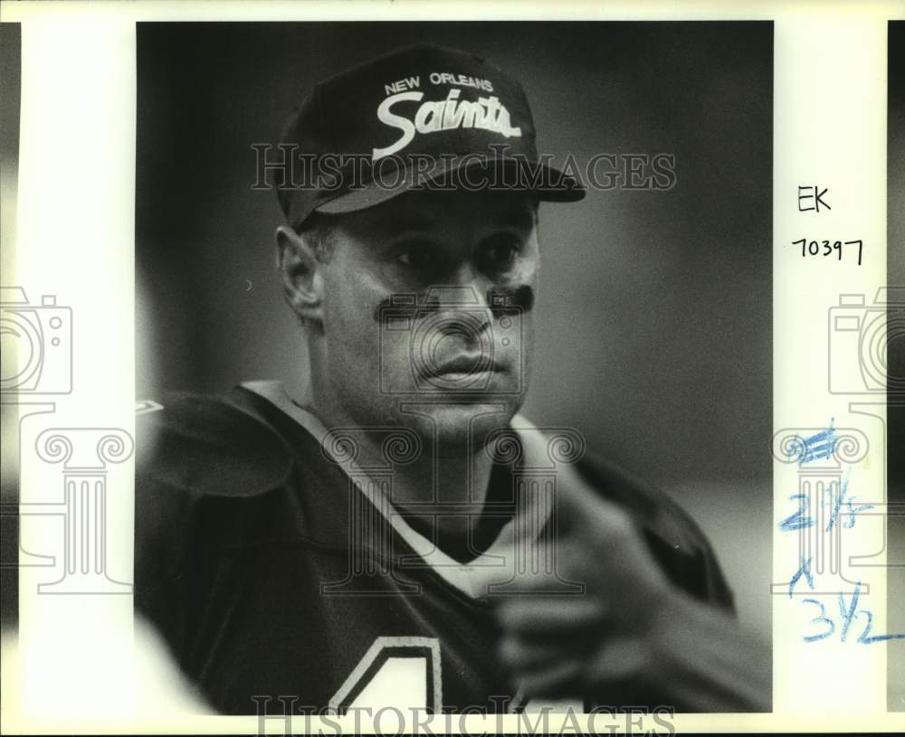 1990 Press Photo New Orleans Saints John Fourcade Wearing Cap - nos14293- Historic Images