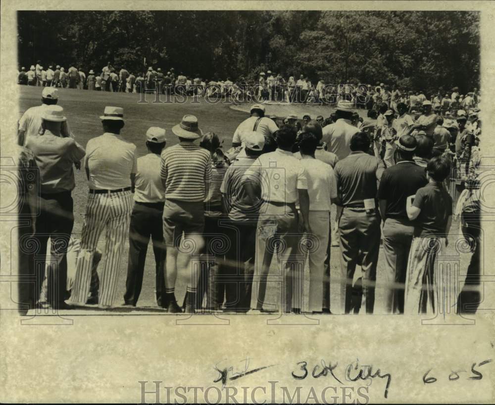 1971 Press Photo A Greater New Orleans Open golf gallery at Lakewood C.C.- Historic Images