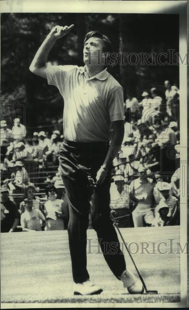 1969 Press Photo Golfer Dave Hill plays the Masters in Augusta, Georgia- Historic Images