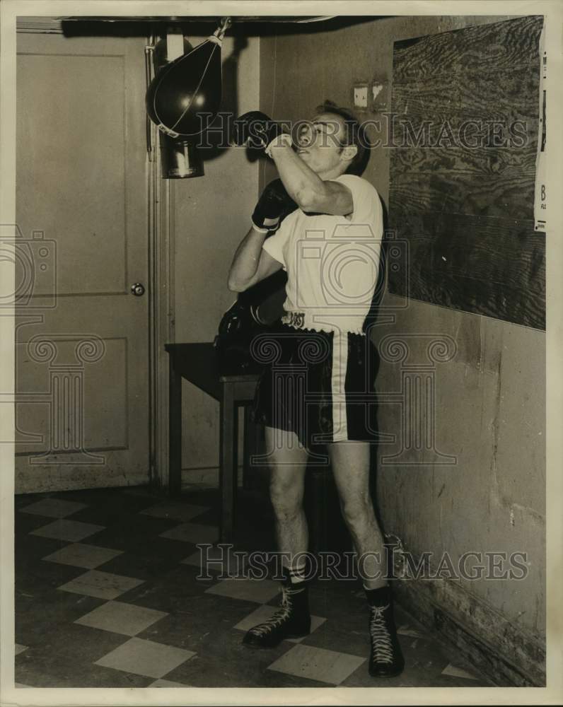 1967 Press Photo Boxer Johnny Hand - nos14524- Historic Images