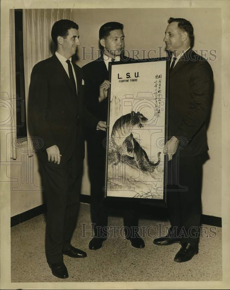 Press Photo LSU Asst. Coach Doug Hamley with Carlo Christina &amp; Harry Lee- Historic Images