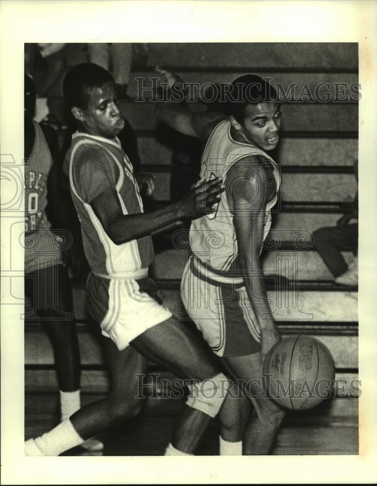 1985 Press Photo Basketball - St. Aug&#39;s Randy Glapion &amp; Landry&#39;s Kent Every- Historic Images