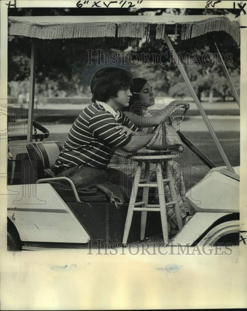 1975 Press Photo Dave and Jenne Gaudin in a golf cart - nos14907- Historic Images