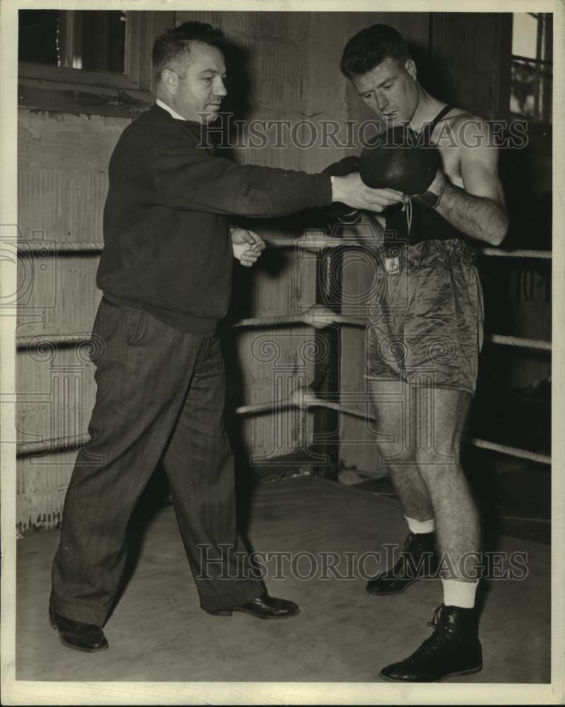 1967 Press Photo Tulane boxing coach Jack Pizzano and boxer Cy Hickey- Historic Images