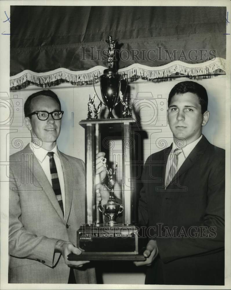 1967 Press Photo Tulane swimmer Paul Hebert with Bob Watts - nos15024- Historic Images