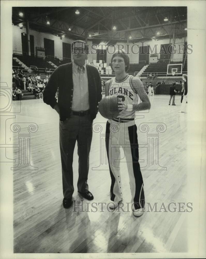 1975 Press Photo Tulane college basketball player Pierre Gaudin and father- Historic Images