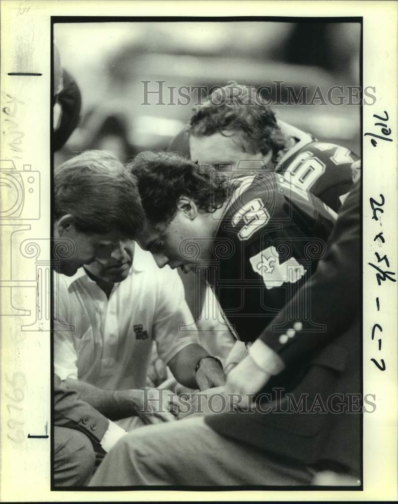 1989 Press Photo New Orleans Saints football player Bobby Hebert - nos15215- Historic Images