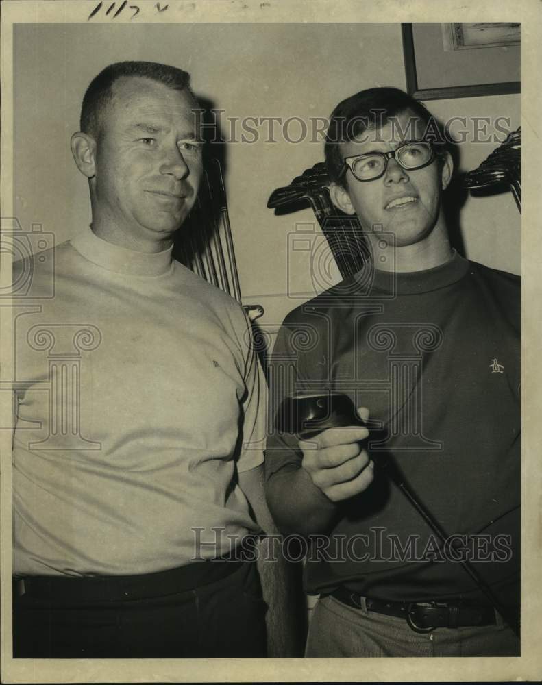 1971 Press Photo Lakewood Country Club golf pro Jim Hart - nos15225- Historic Images