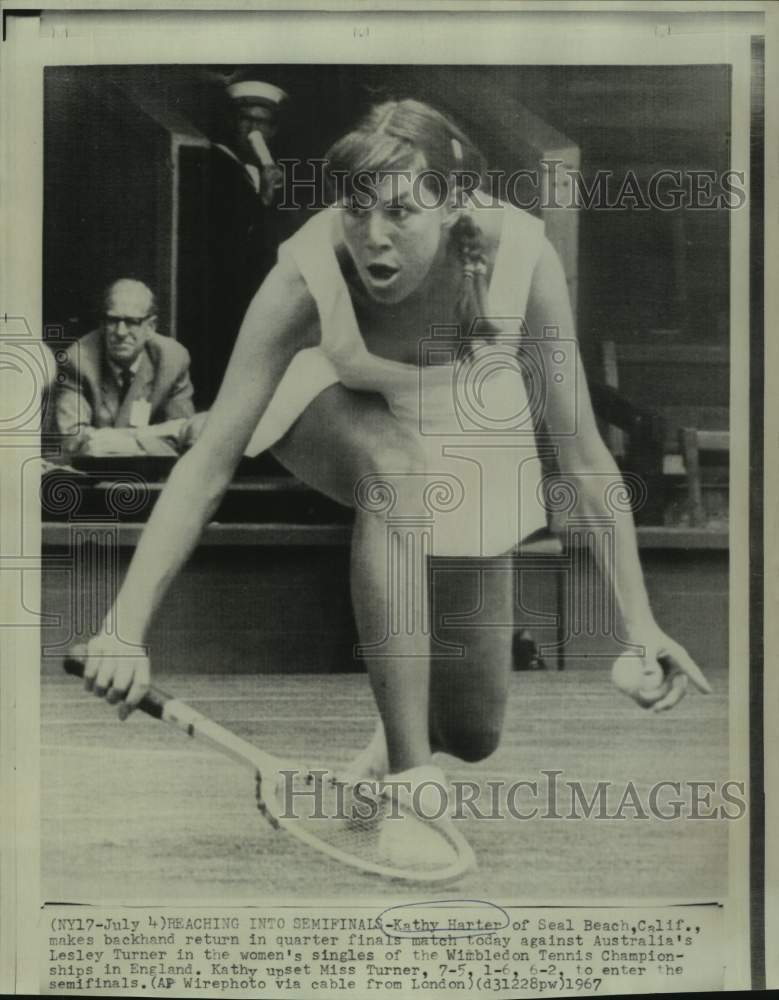 1967 Press Photo Tennis player Kathy Harter during a Wimbledon quarterfinal- Historic Images