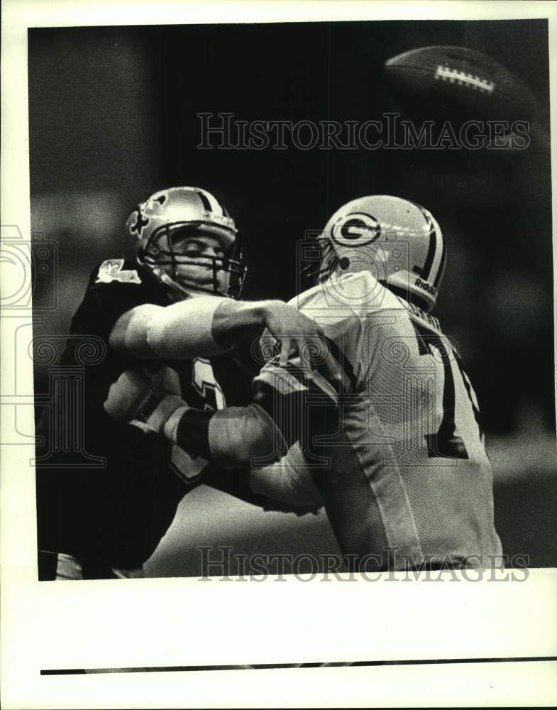 1988 Press Photo New Orleans Saints and Green Bay Packers play NFL football- Historic Images