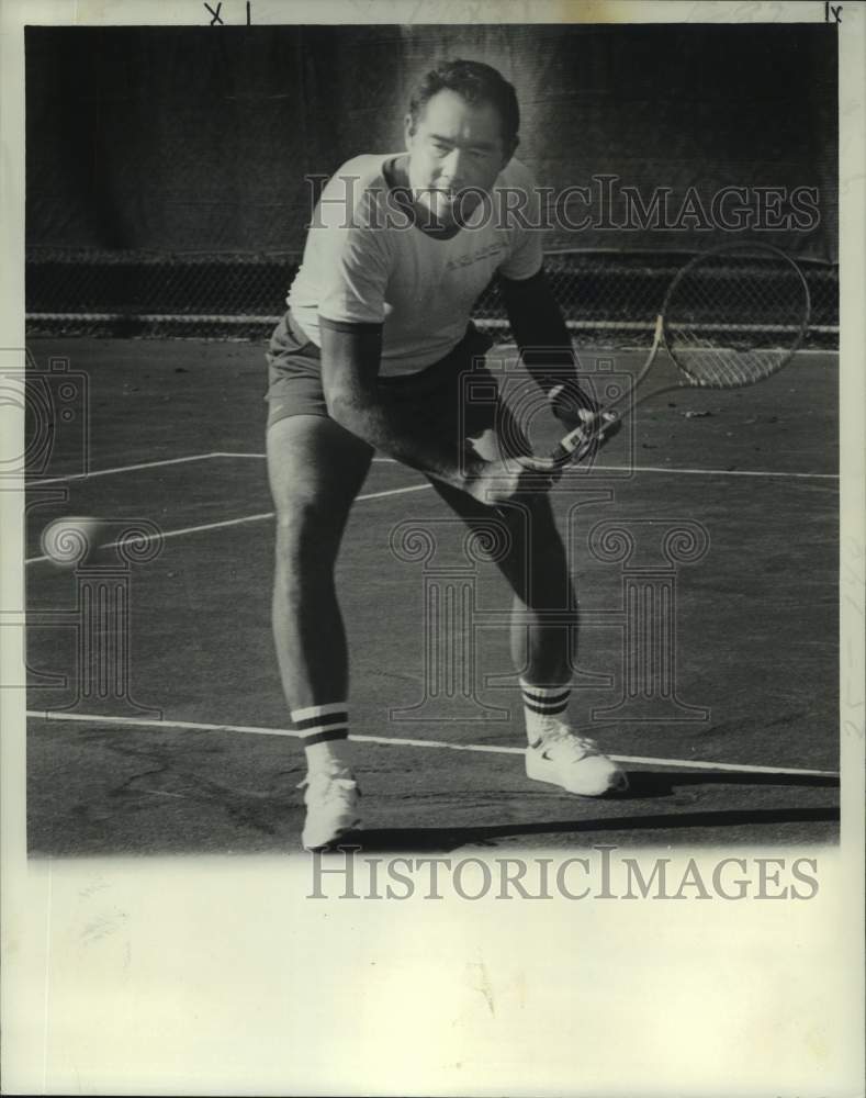 1977 Press Photo New Tulane University tennis coach Crawford Henry - nos15359