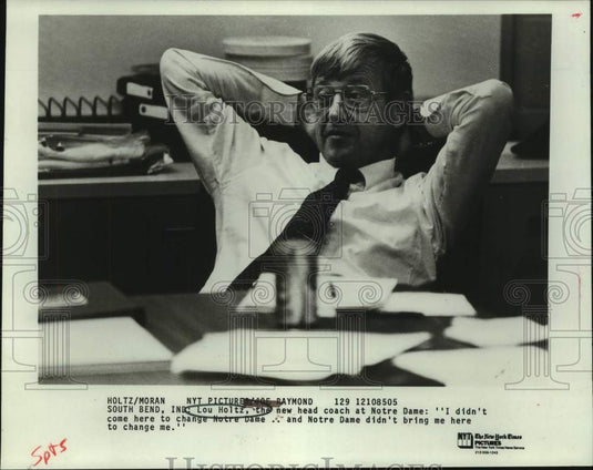 1988 Press Photo New Notre Dame college football coach Lou Holtz - nos15704- Historic Images