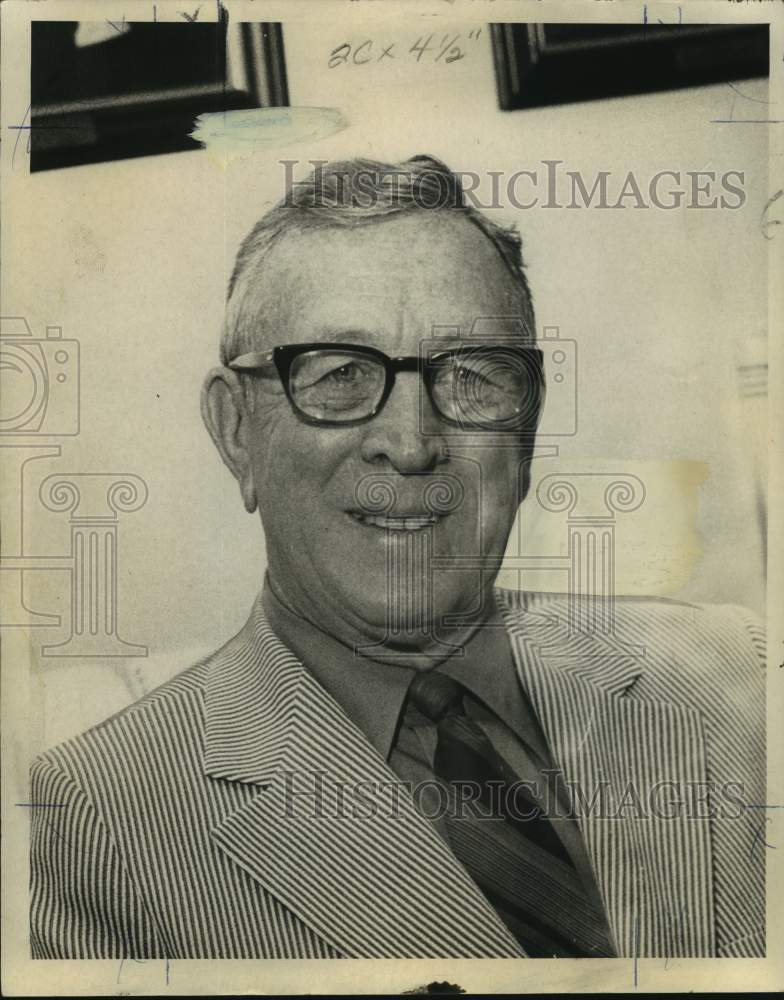 1971 Press Photo UCLA college basketball coach John Wooden - nos15842- Historic Images