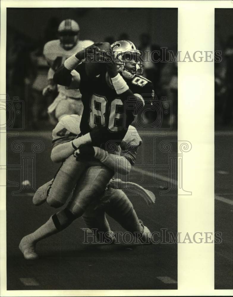 1986 Press Photo New Orleans Saints football player Mike Jones vs Miami- Historic Images