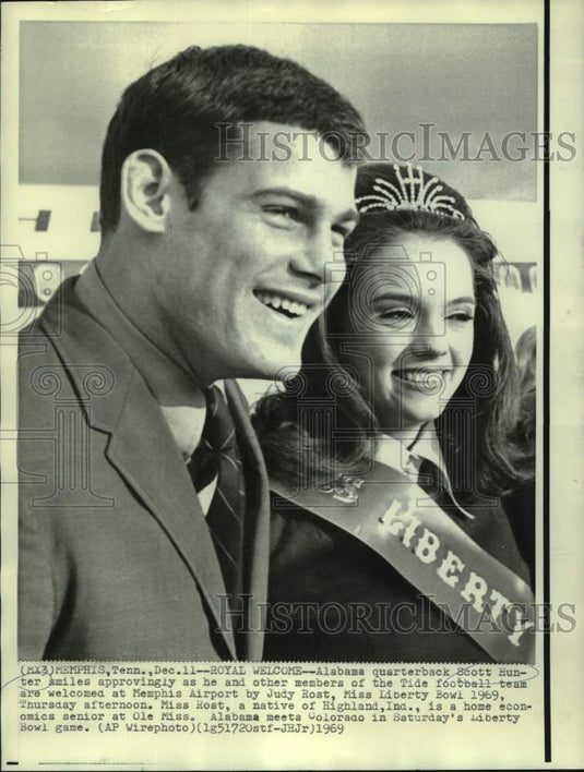 1969 Press Photo Alabama football player Scott Hunter and Judy Rost - nos16236- Historic Images