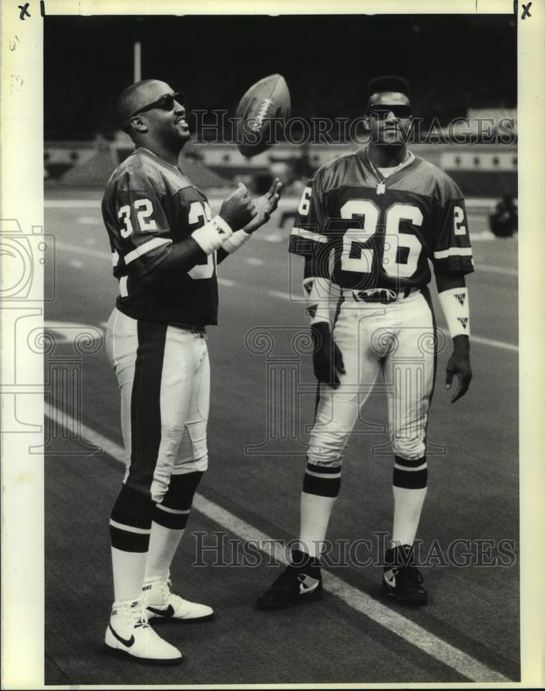 1990 Press Photo Denver Broncos football players Melvin Bratton, Bobby Humphrey- Historic Images