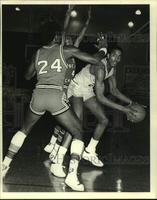 1984 Press Photo Basketball - Redeemer's Elden Irvin in Action - nos16440- Historic Images