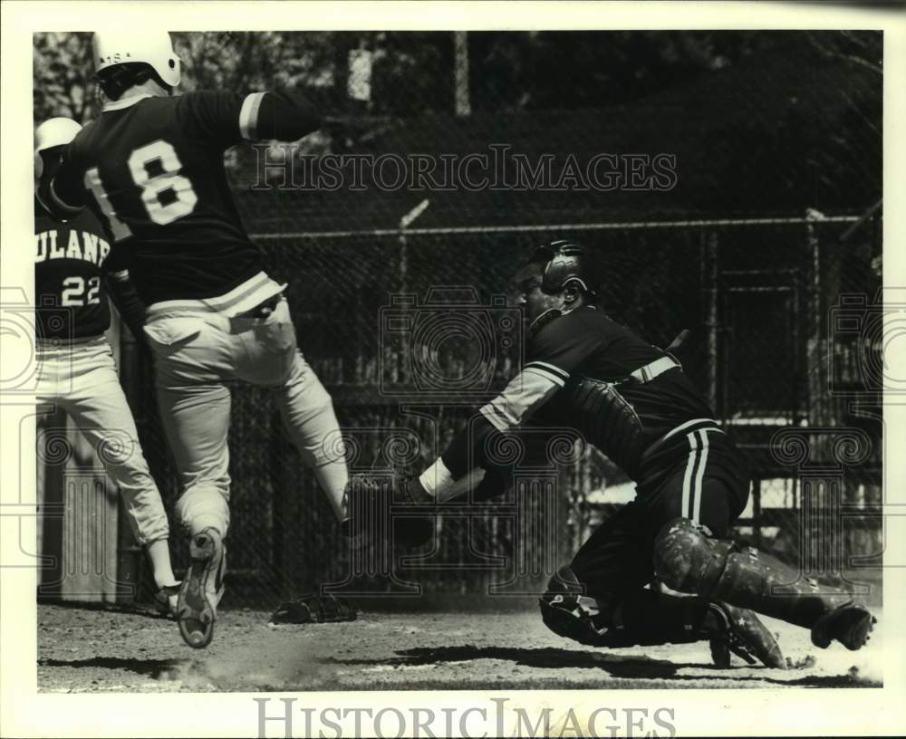 1983 Press Photo Tulane and Southern play college baseball - nos16917- Historic Images