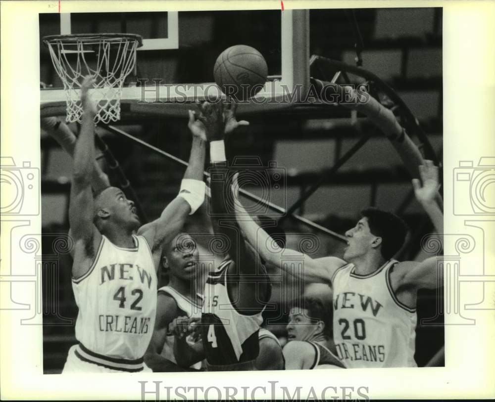 1989 Press Photo Tulane and Illawarra Hawks of Australia play basketball- Historic Images