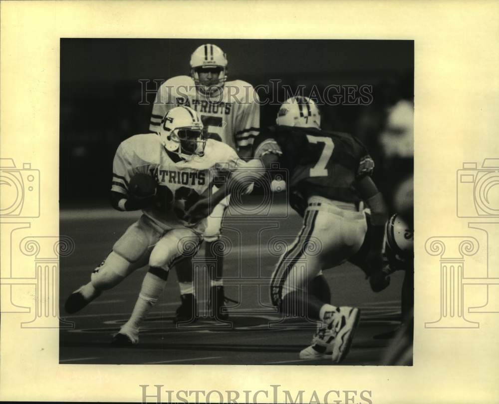 1992 Press Photo Shaw and John Curtis play high school football at the Superdome- Historic Images