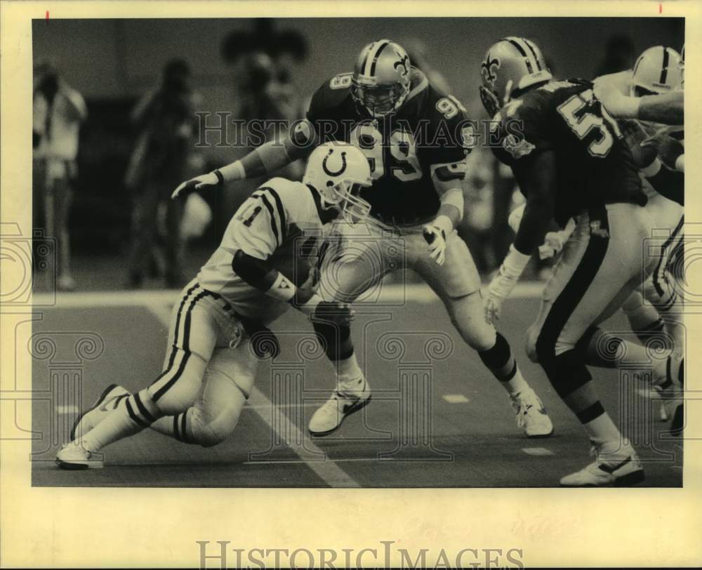 1990 Press Photo New Orleans Saints and Indianapolis Colts play NFL football- Historic Images