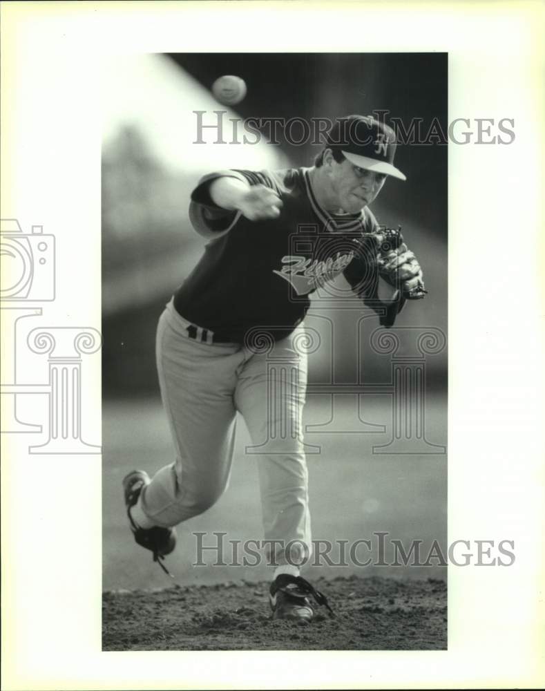 1993 Press Photo Higgins baseball pitcher John Heine - nos17348- Historic Images