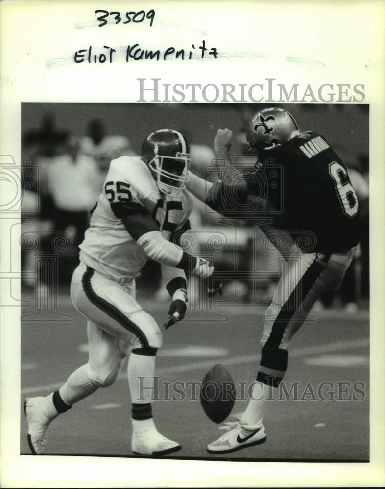 1990 Press Photo New York Giants and New Orleans Saints play NFL football- Historic Images