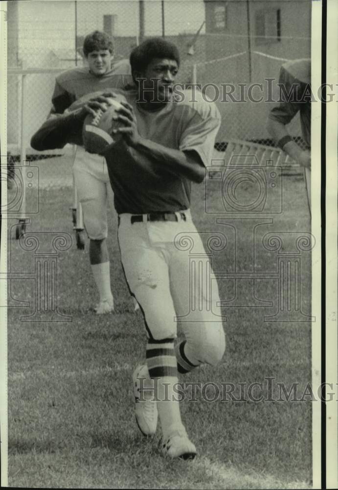 1974 Press Photo New York Jets football player Joe Jones - nos17494- Historic Images