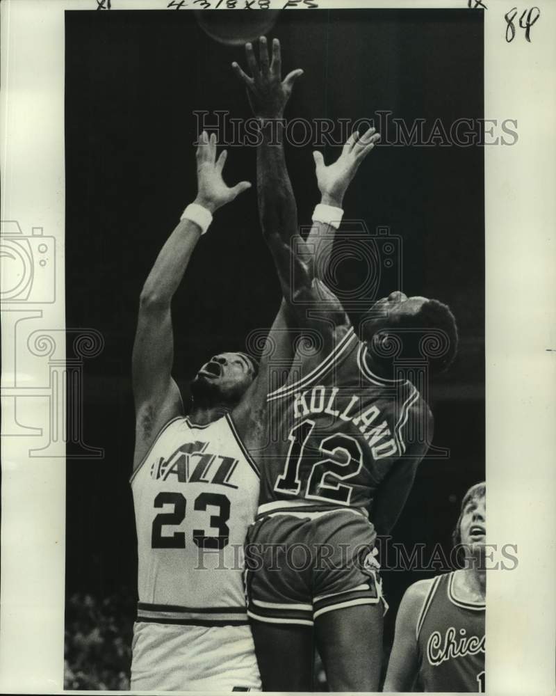 1978 Press Photo New Orleans Jazz basketball player Aaron James vs. Bulls- Historic Images