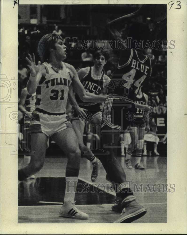 1973 Press Photo Tulane college basketball player John Kardzionak vs. UNCC- Historic Images