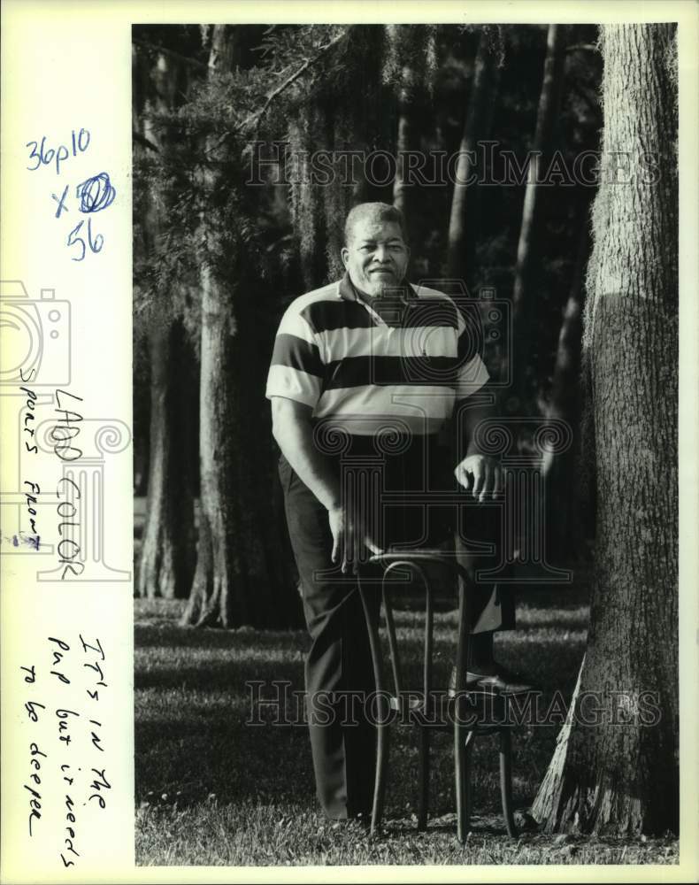 1994 Press Photo Former Kansas City Chief Ernie Ladd Poses in Louisiana Hometown- Historic Images