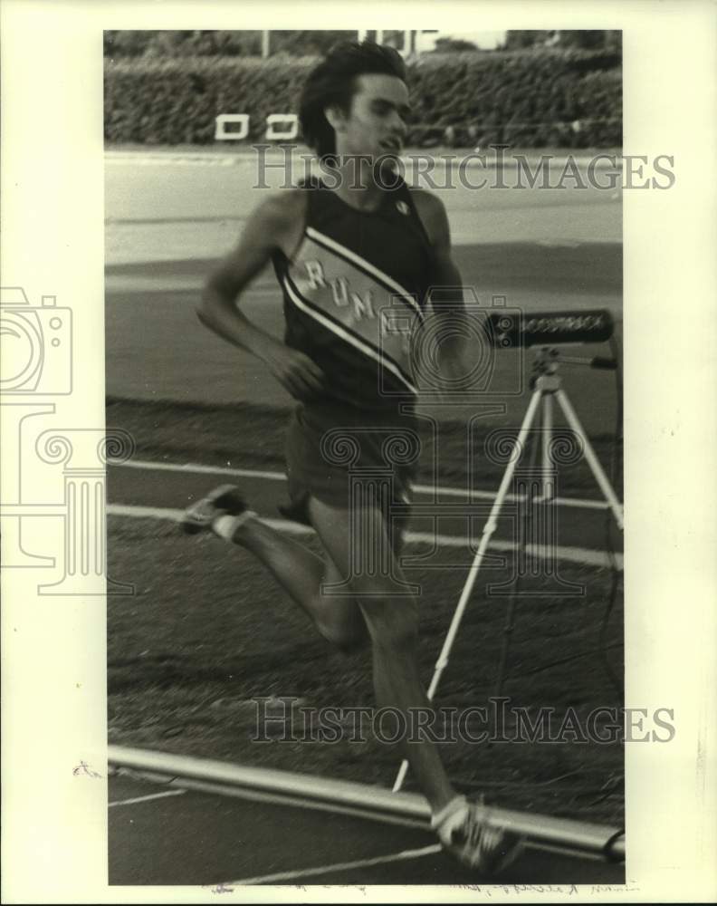 1982 Press Photo Rummel High track athlete Keith Iovine - nos17794- Historic Images